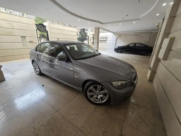 ب ام و، سری 3 سدان