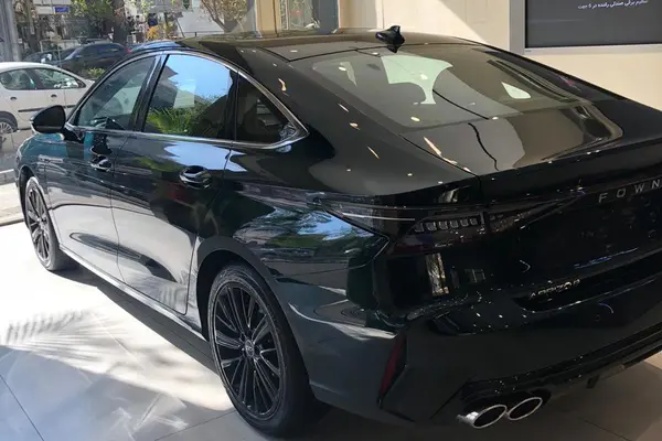 فونیکس، آریزو 8 (Z8)