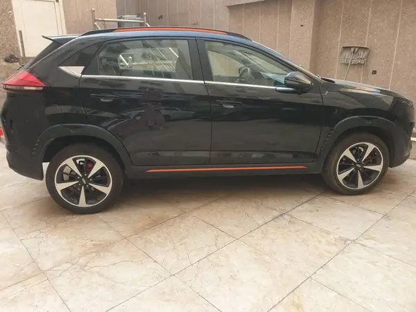 ام وی ام  X33 کراس