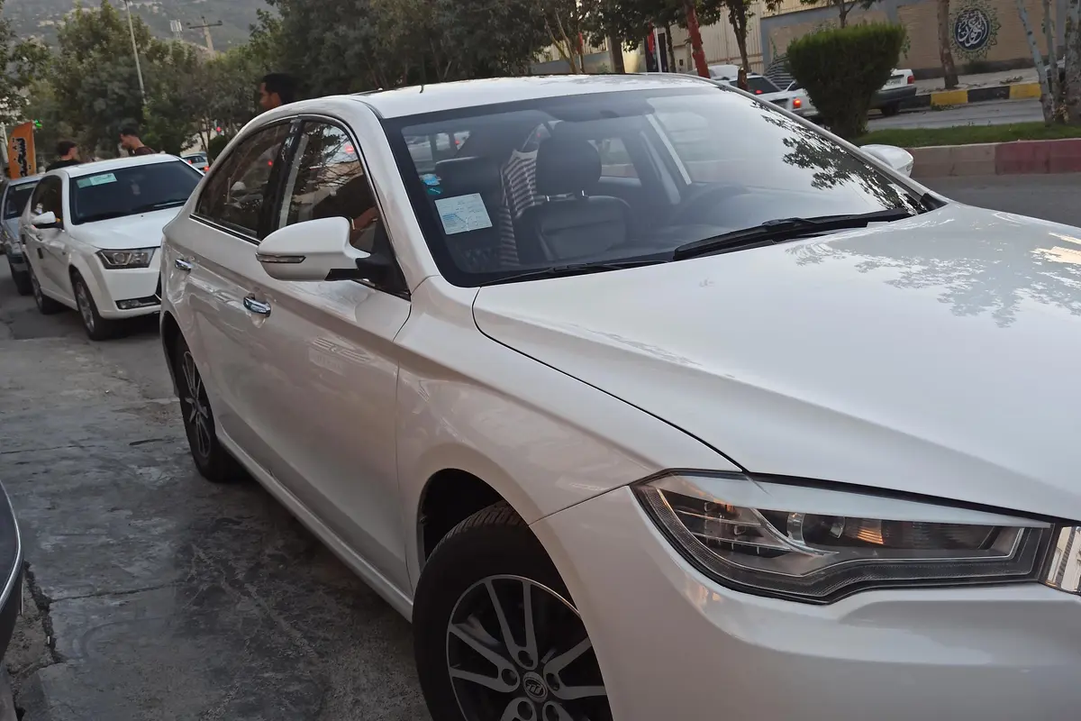 لیفان،  820