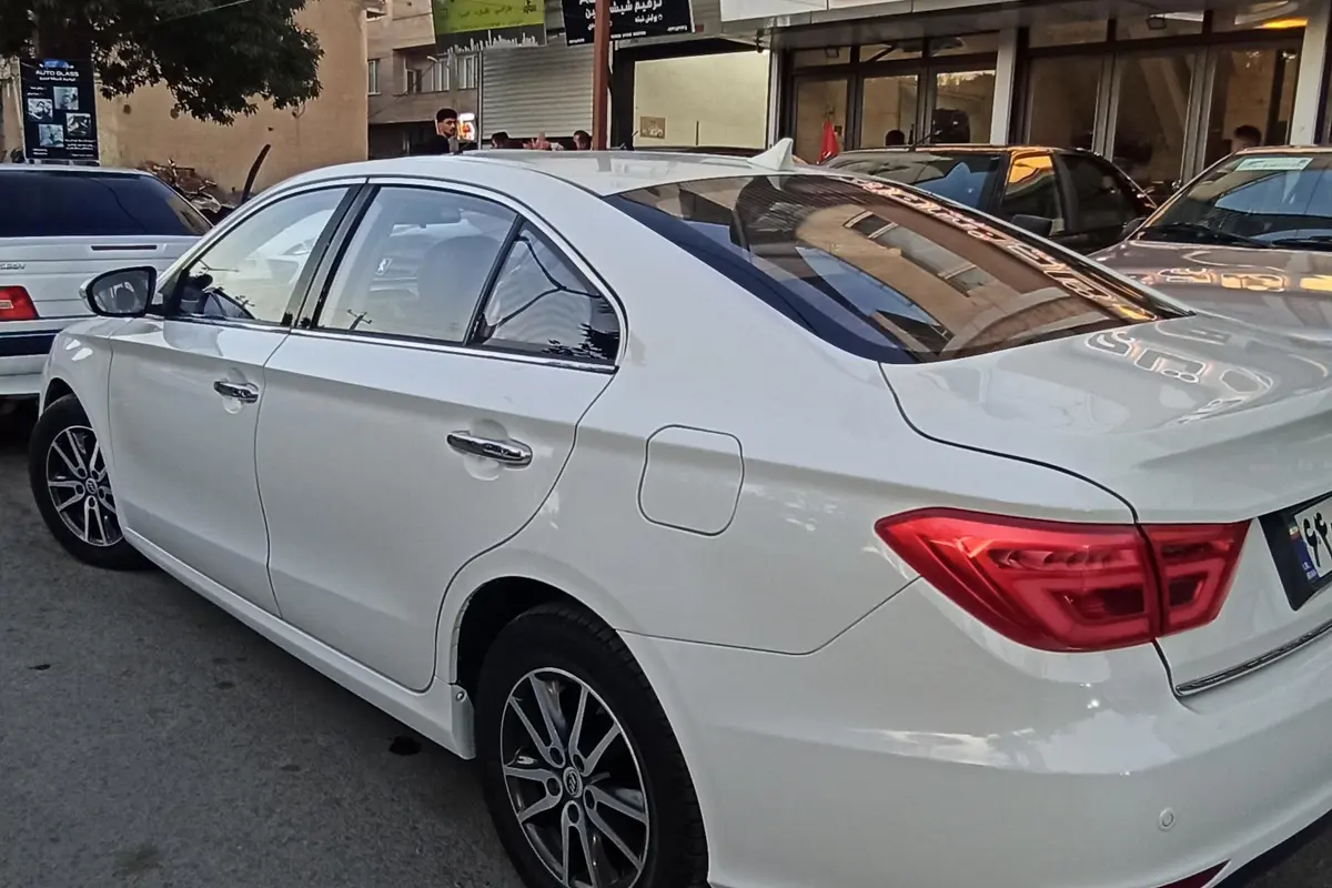 لیفان،  820