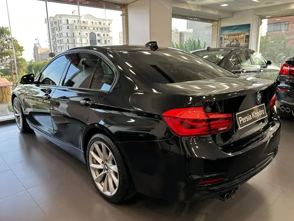 ب ام و، سری 3 سدان