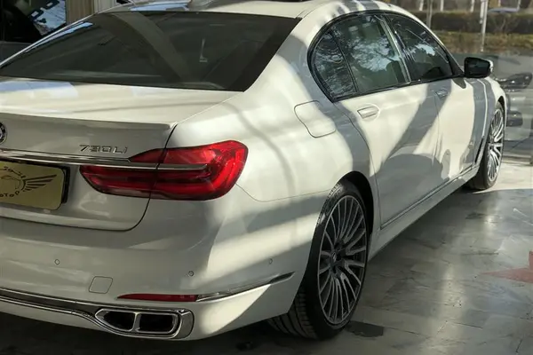 ب ام و، سری 7