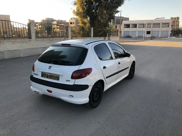 پژو، 206