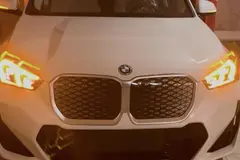 ب ام و، iX1