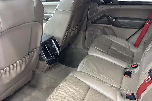 پورشه، کاین