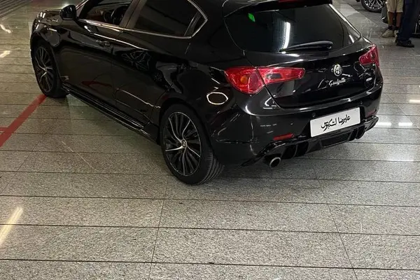 آلفارومئو  جولیتا