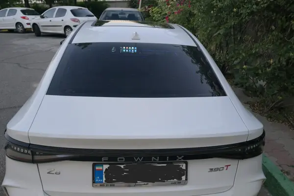 فونیکس  آریزو 8 (Z8)