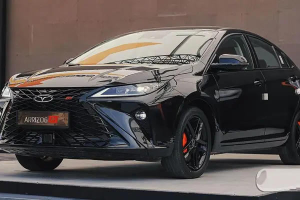 فونیکس، آریزو 6 جی تی (Z6 GT)