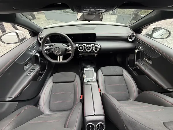 بنز، کلاس A سدان