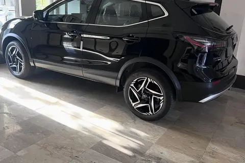 نیسان، قشقایی