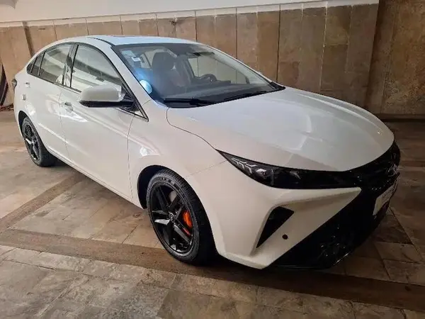 فونیکس، آریزو 6 جی تی (Z6 GT)