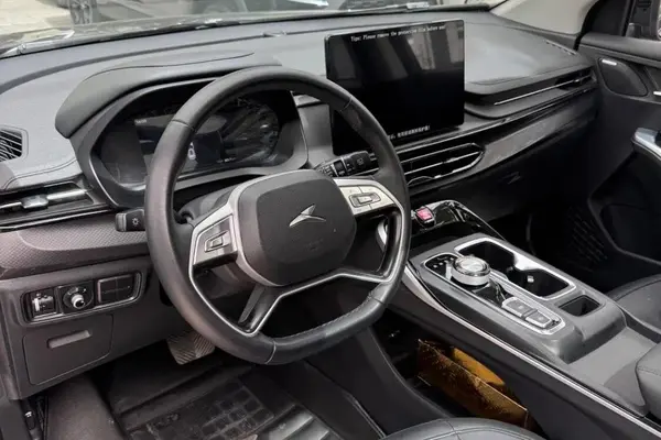 کی ام سی  X5