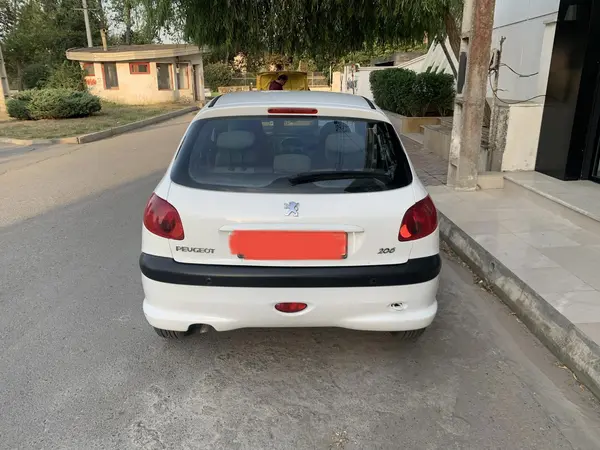 پژو، 206