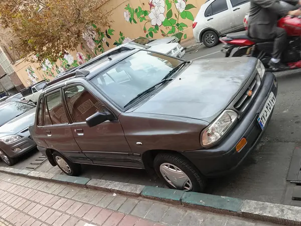 پراید، صندوق دار