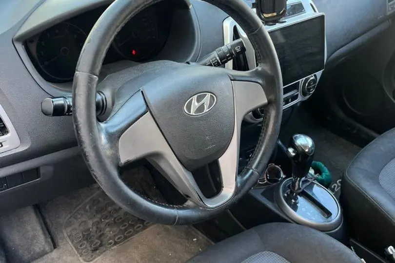 هیوندای،  i20