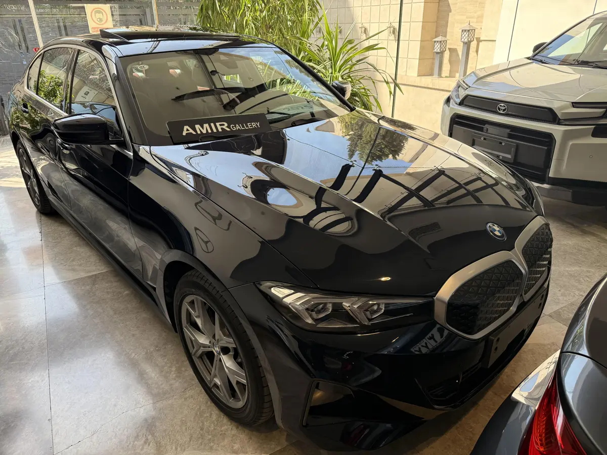 ب ام و،  i3