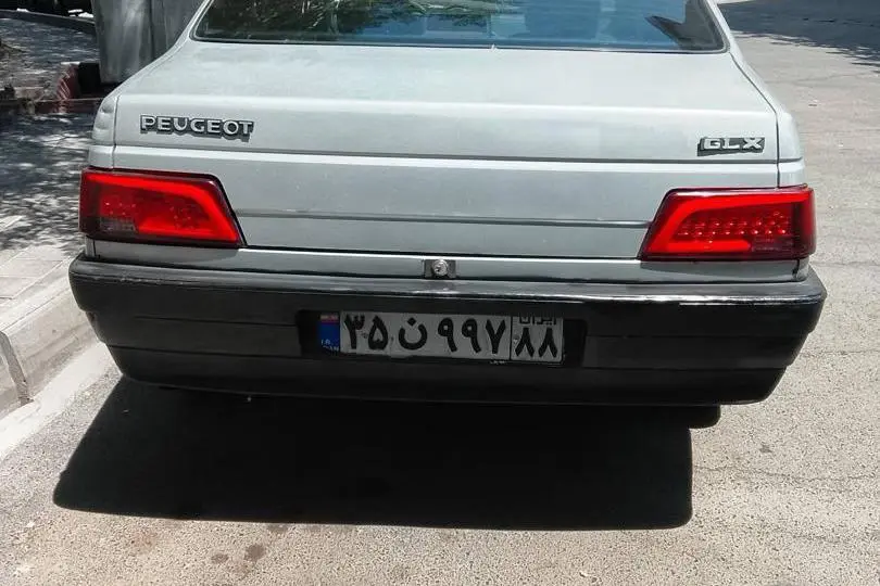 پژو،  405