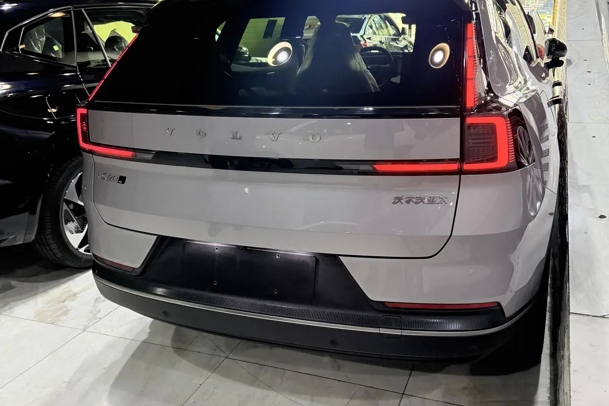 ولوو،  XC70