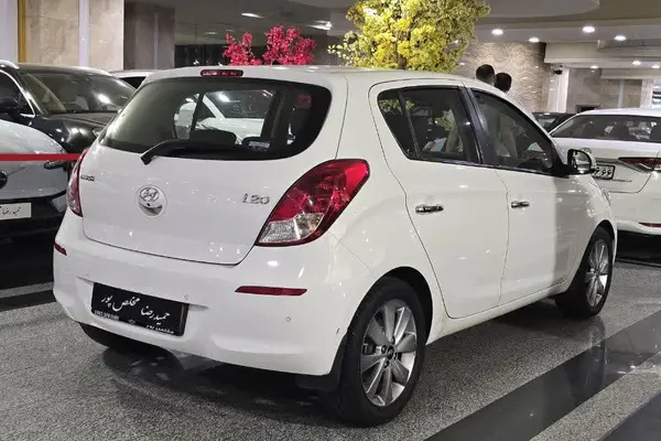 هیوندای  i20