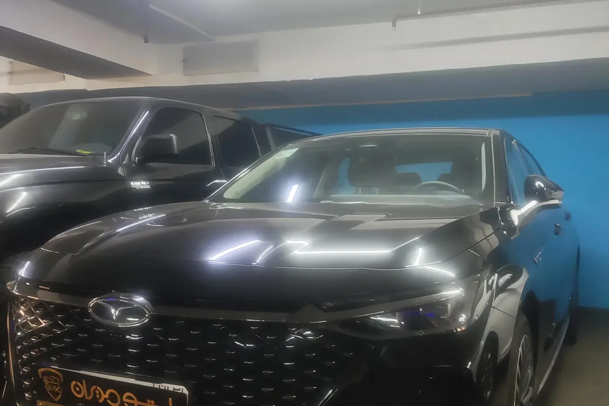 فونیکس،  آریزو 8 هیبرید (Z8 PHEV)
