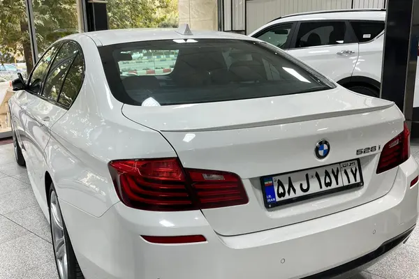 ب ام و، سری 5 سدان