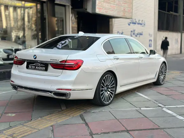 ب ام و، سری 7