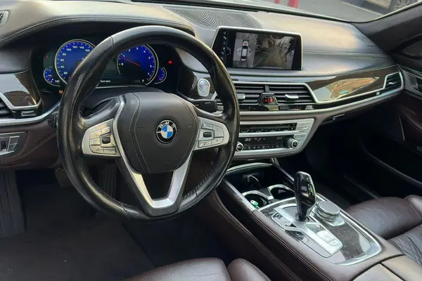 ب ام و، سری 7