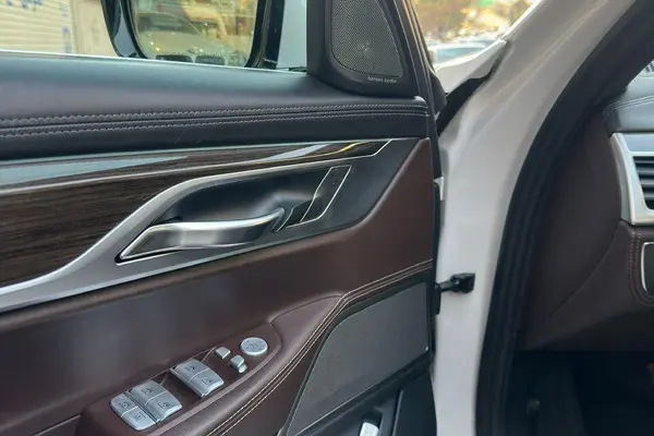 ب ام و، سری 7