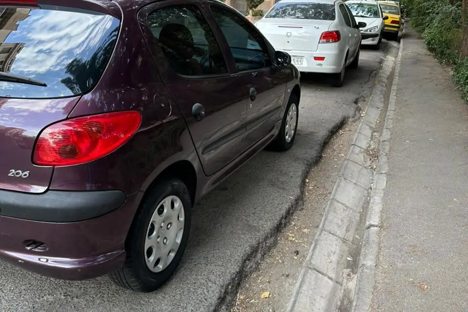 پژو،  206