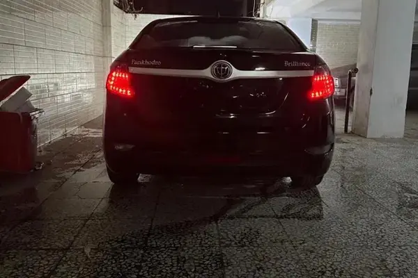 برلیانس، H330