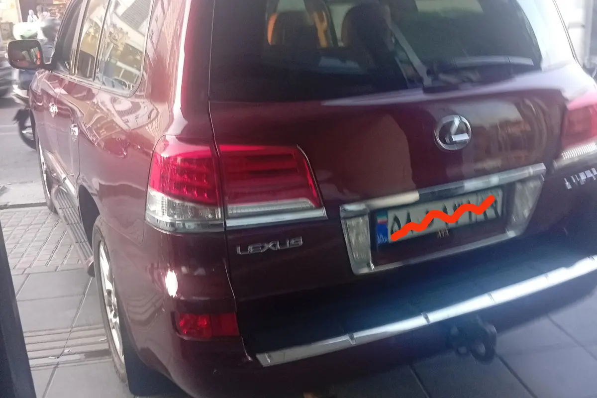 لکسوس،  LX