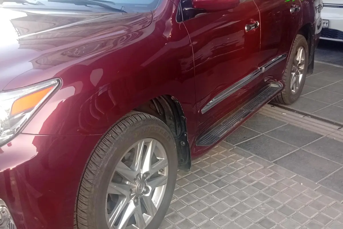 لکسوس،  LX