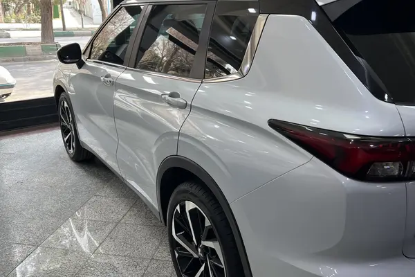 میتسوبیشی، اوتلندر