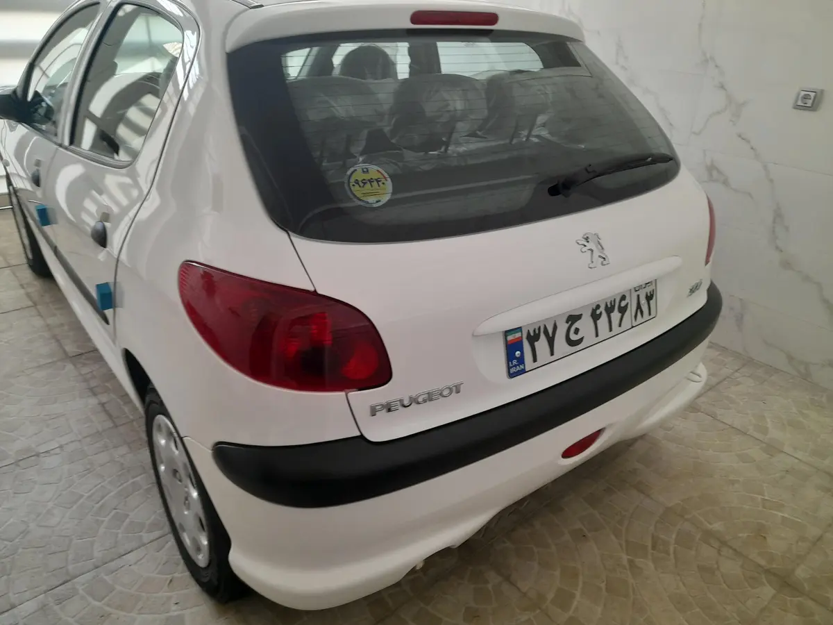 پژو،  206