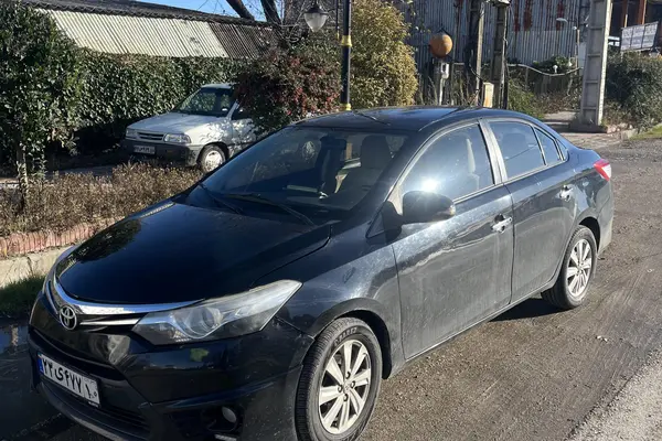 تویوتا، یاریس صندوق دار