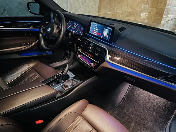 ب ام و، سری 5 سدان