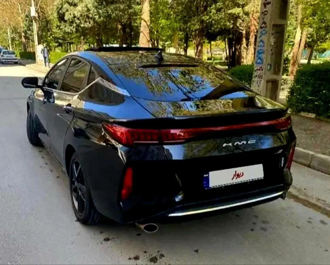 کی ام سی،  J7