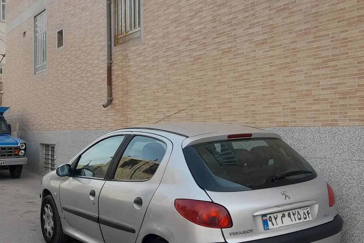 پژو،  206