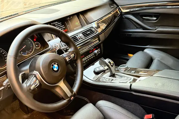 ب ام و، سری 5 سدان