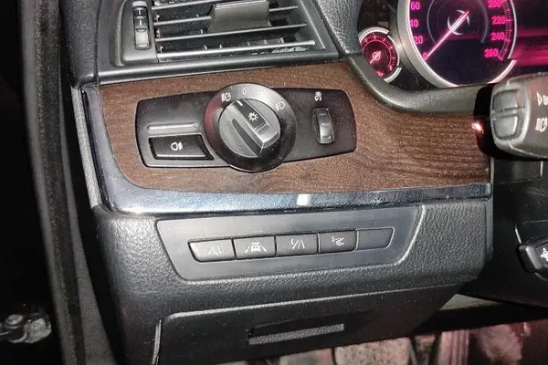 ب ام و، سری 5 سدان