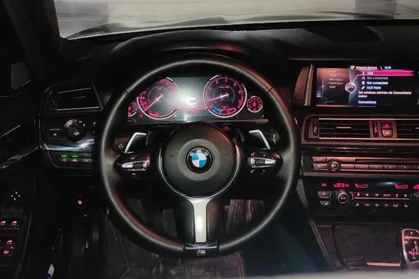 ب ام و، سری 5 سدان