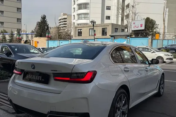ب ام و  i3