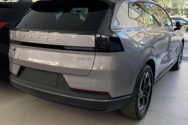 ولوو  XC70