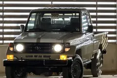 تویوتا، لندکروز وانت تک کابین