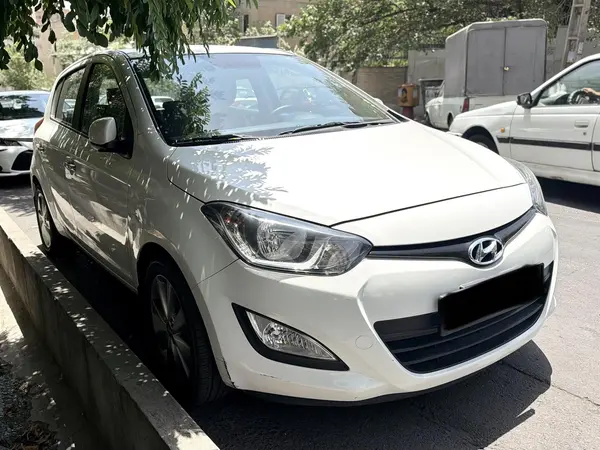 هیوندای  i20