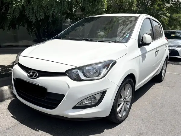 هیوندای  i20