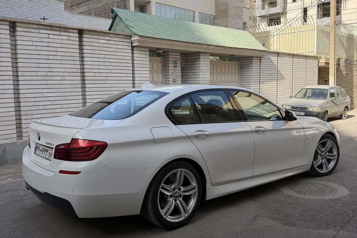 ب ام و،  سری 5 سدان