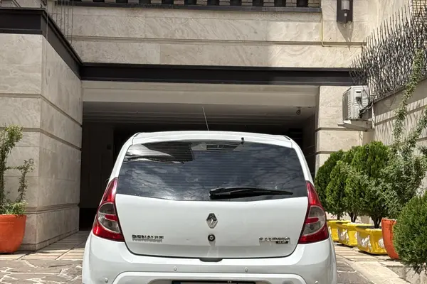 رنو  ساندرو