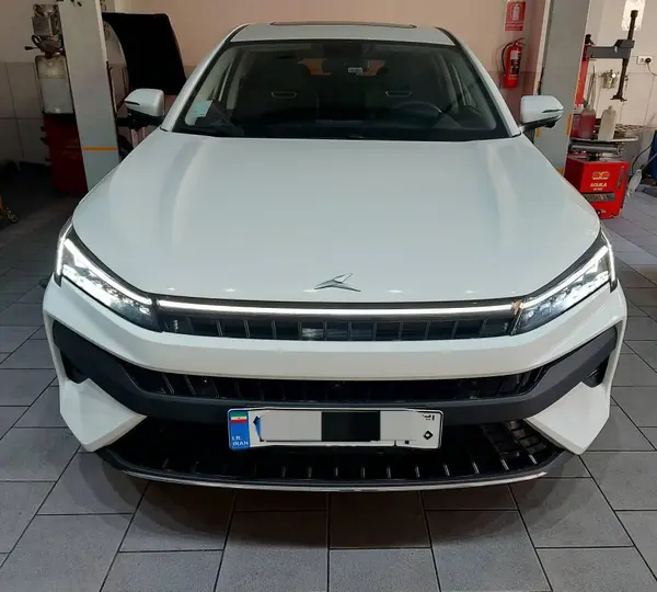 کی ام سی  J7